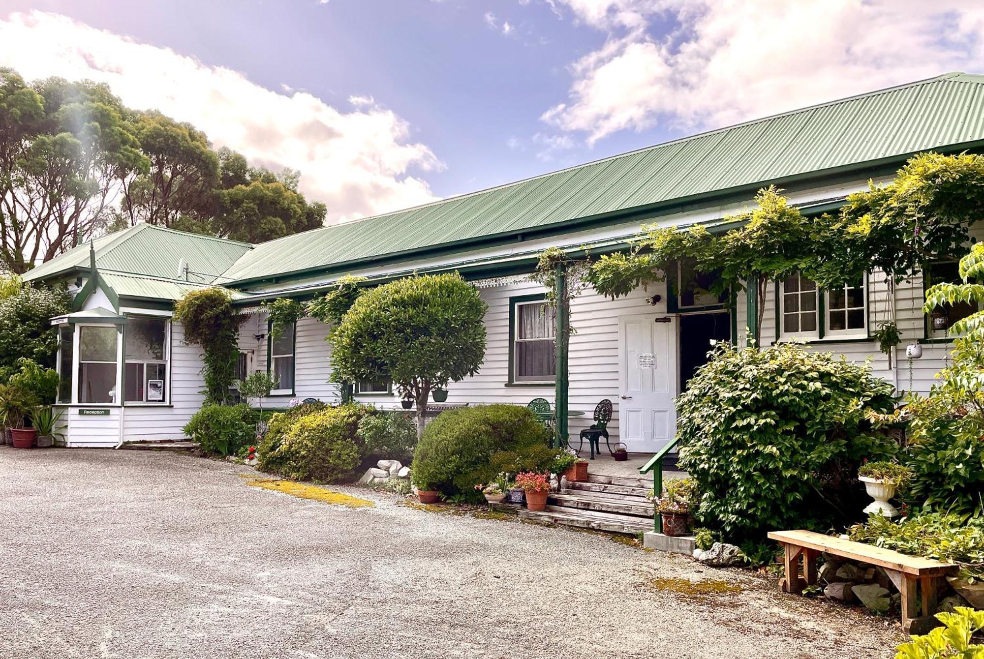 Strahan Wilderness Lodge Exterior foto